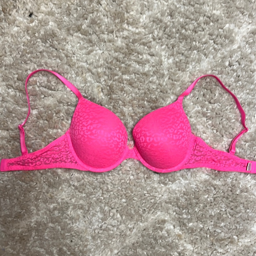 VICTORIA SECRET BRA